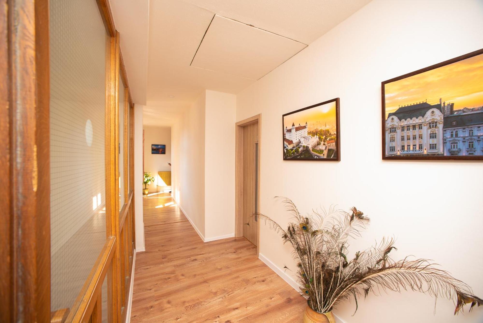 Blue Lotus Apartments Bratislava Dış mekan fotoğraf