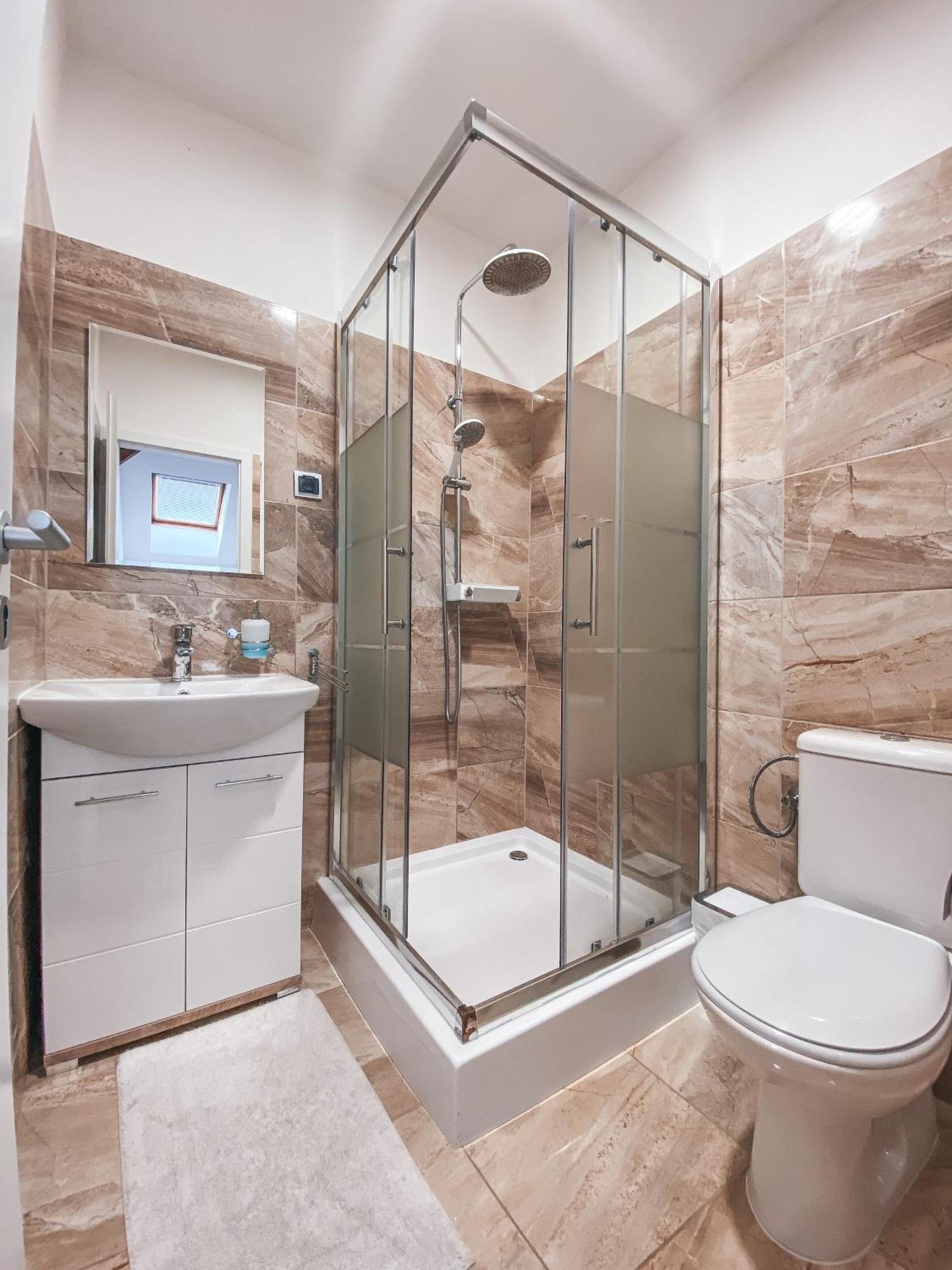 Blue Lotus Apartments Bratislava Dış mekan fotoğraf